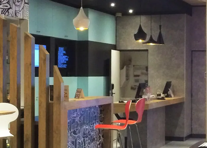 巴黎圣马丁运河宜必思酒店 酒店