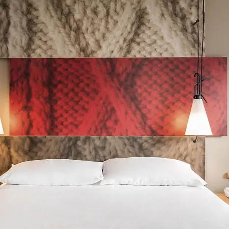 Hotel Ibis Canal Saint Martin 3*