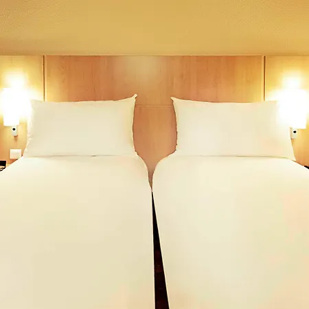 Ibis Canal Saint Martin París