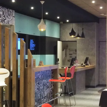 巴黎圣马丁运河宜必思酒店 酒店