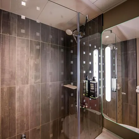 Ibis Canal Saint Martin Париж