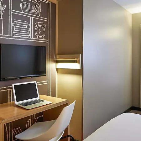 Ibis Canal Saint Martin 3*