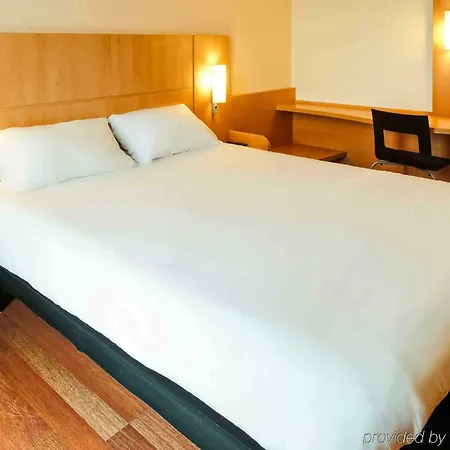Ibis Canal Saint Martin Hotel