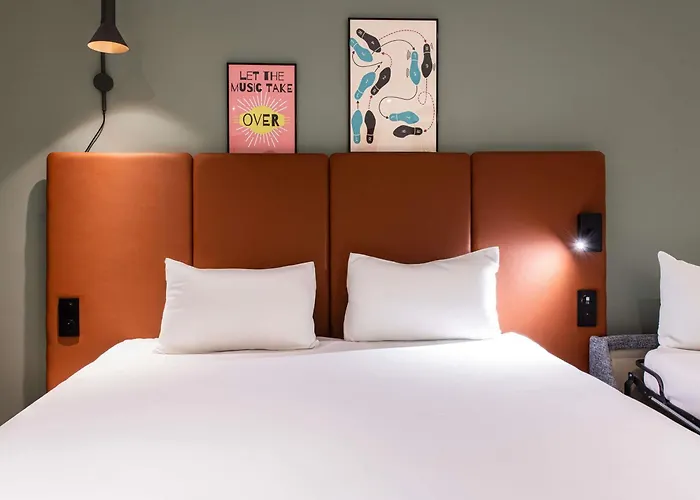 Отель Ibis Canal Saint Martin