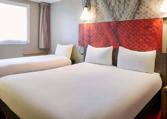 Ibis Canal Saint Martin Париж