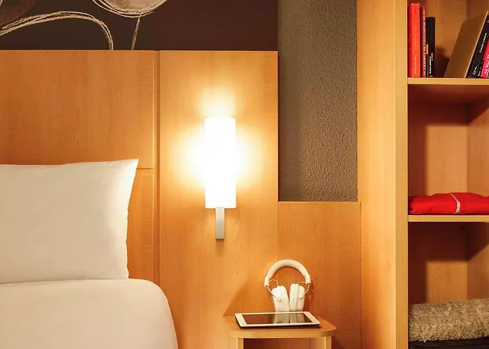 Ibis Canal Saint Martin 3*