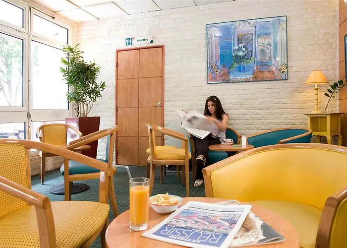 Отель Ibis Canal Saint Martin