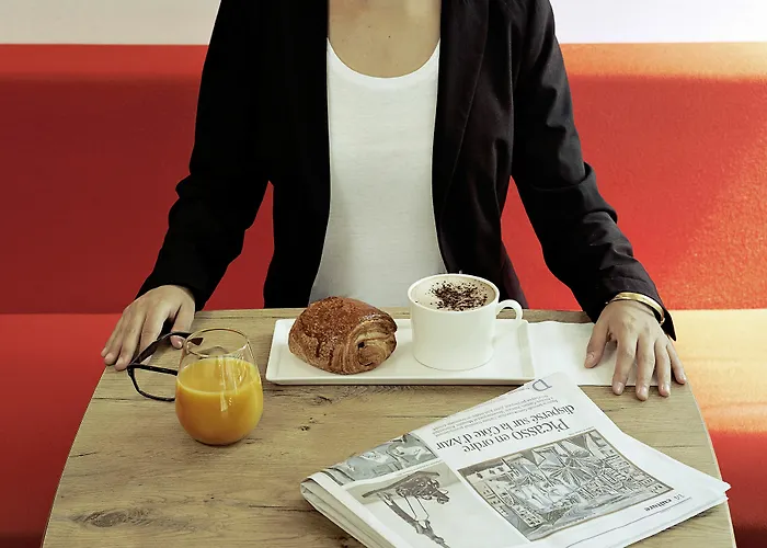 Отель Ibis Canal Saint Martin Париж