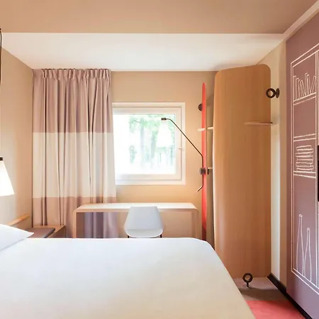 Ibis Canal Saint Martin 3* Paris