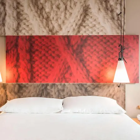 Hotel Ibis Canal Saint Martin 3*
