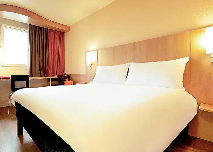 Hotel Ibis Canal Saint Martin Parigi
