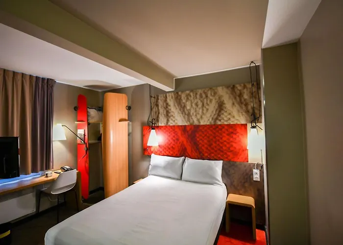 Hotel Ibis Canal Saint Martin 3*
